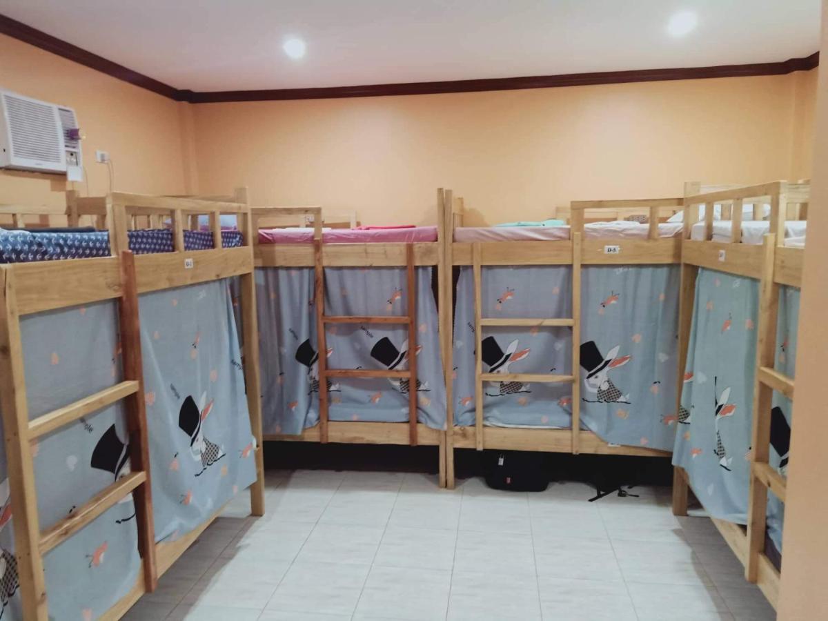 Stella'z Guest house 2*