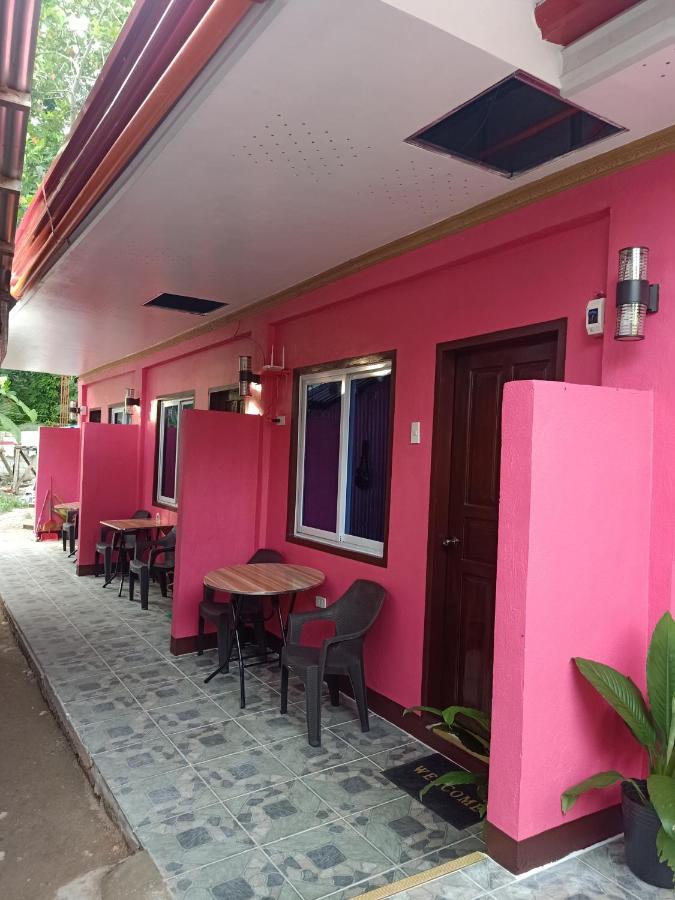 Stella'z Guest house 2*
