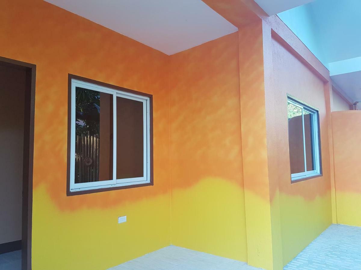 Stella'z Guest house 2*